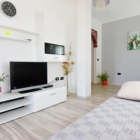 Apartment Peaceful Countryside With Terrace