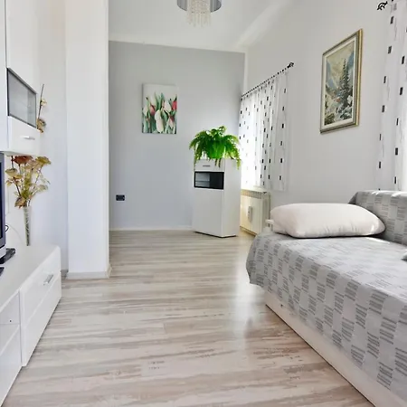 Apartment Peaceful Countryside With Terrace